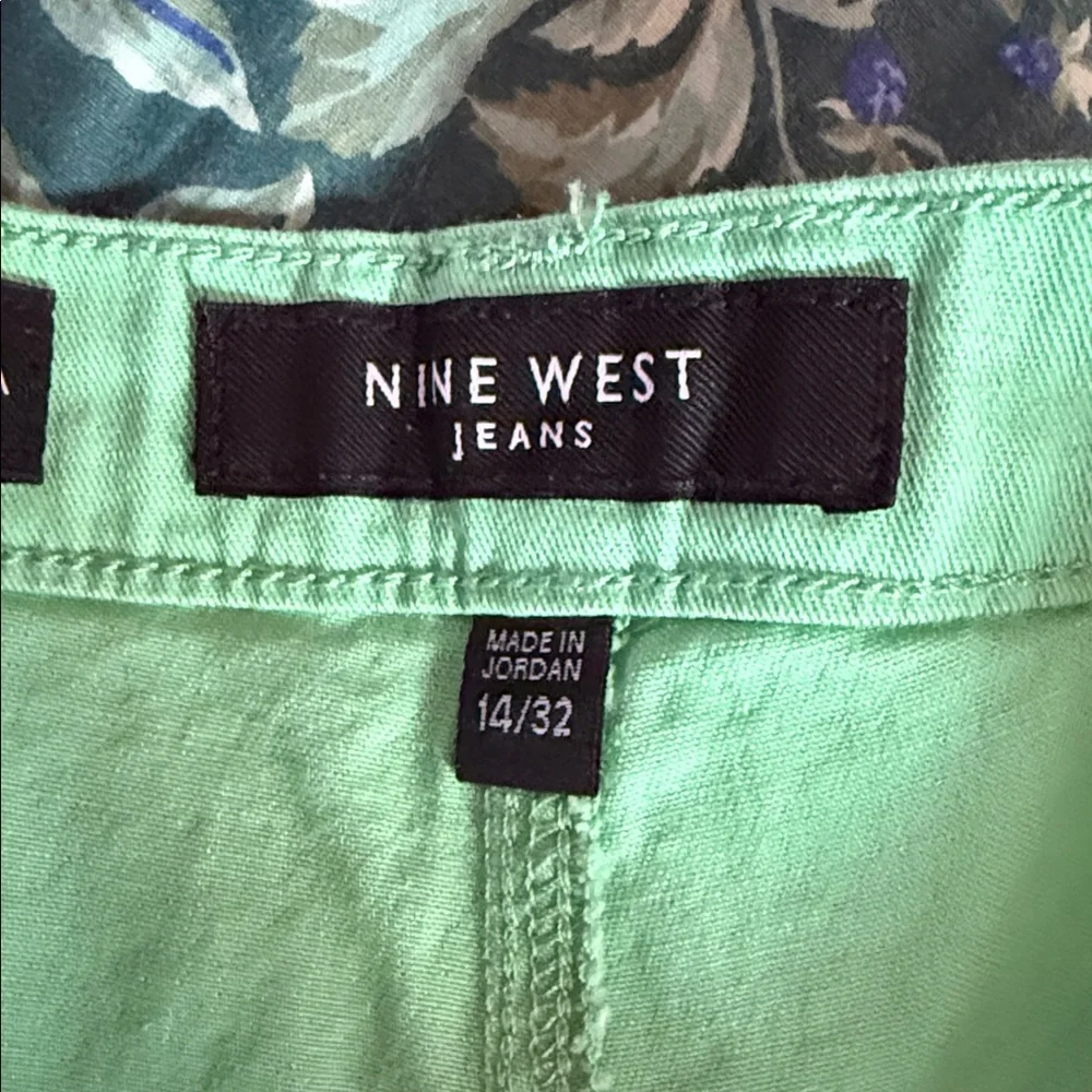 Nine West Mint Santa Monica fit  Green Jean Shorts - Picture 2 of 9